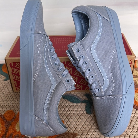 Vans Men’s Old Skool
Pastel Mono Dusty Blue
VN000CT8DSB
Sneakers - Picture 12 of 16